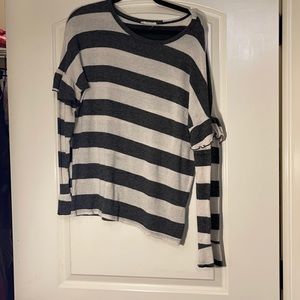 Size medium boutique sweater grey and white with bell sleeves